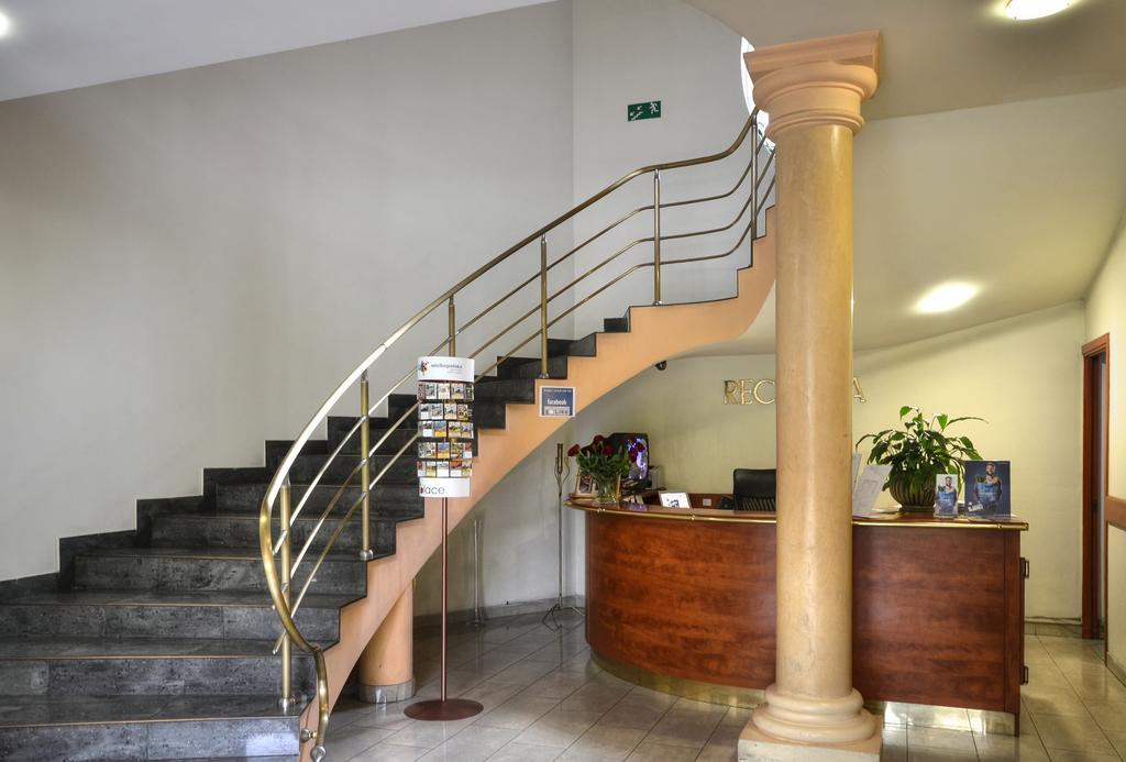 Hotel Calisia Kaliszki Exterior foto